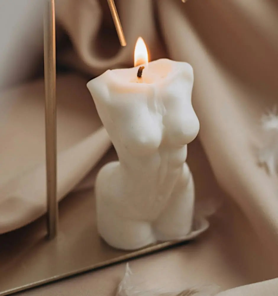 bougie-de-massage-en-forme-de-corps-féminin - senslov